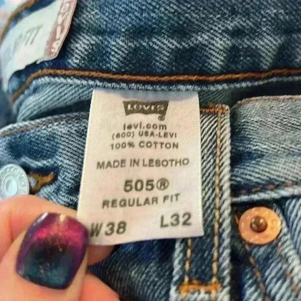 Levi’s 505 Regular Fit Jeans Size 38x32